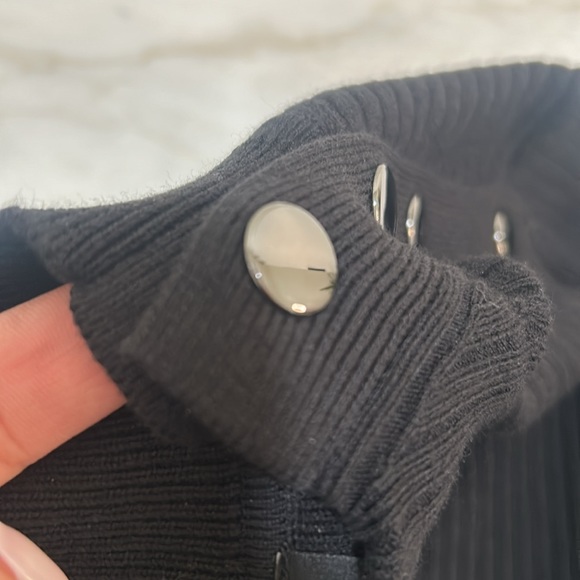 TALBOT LONG SLEEVE SUETER WOMEN SIZE M BLACK SHOULDER SNAP - Picture 5 of 9